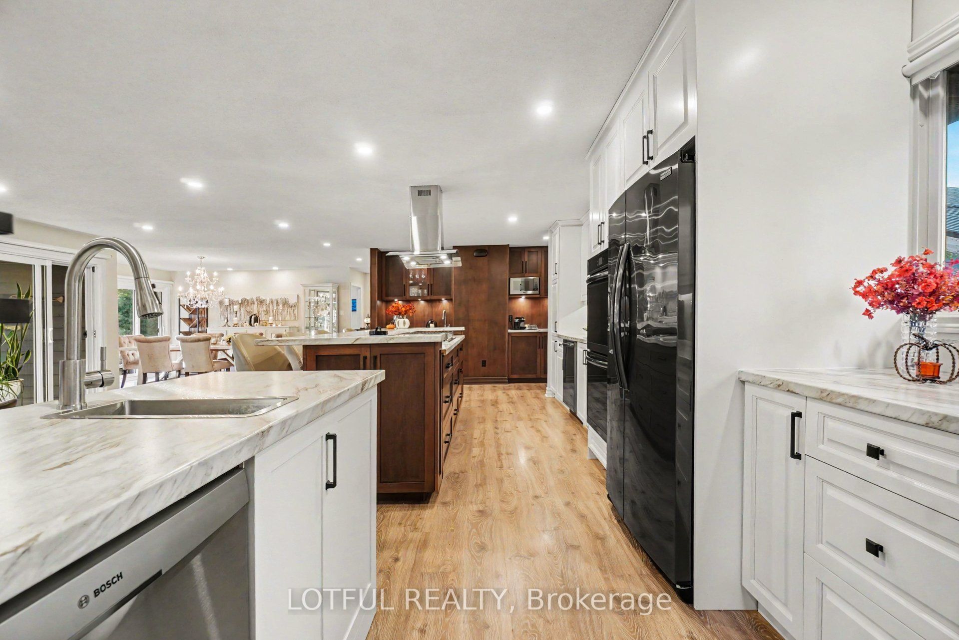 2420 Pine Avenue Property Photo 16