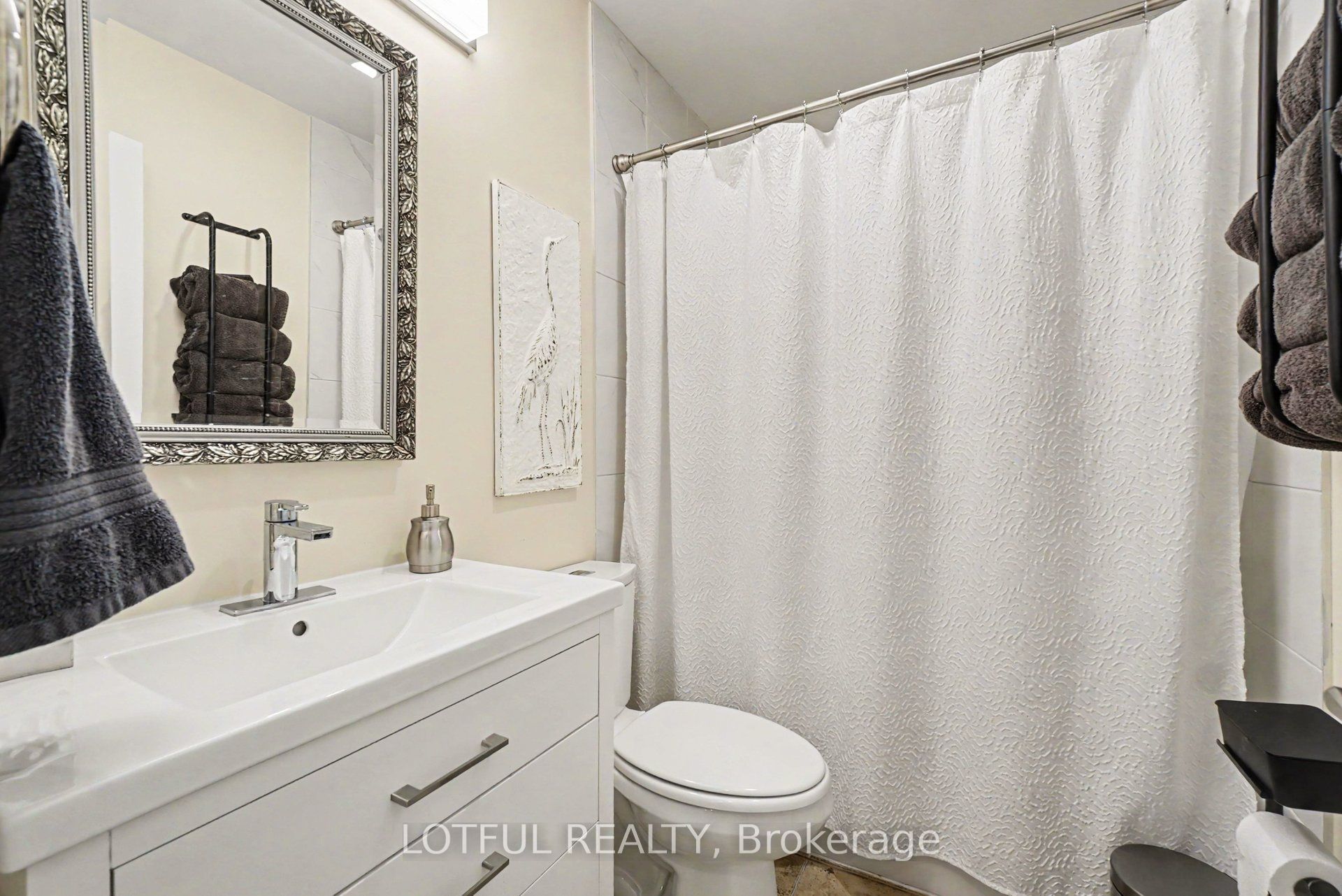 2420 Pine Avenue Property Photo 19