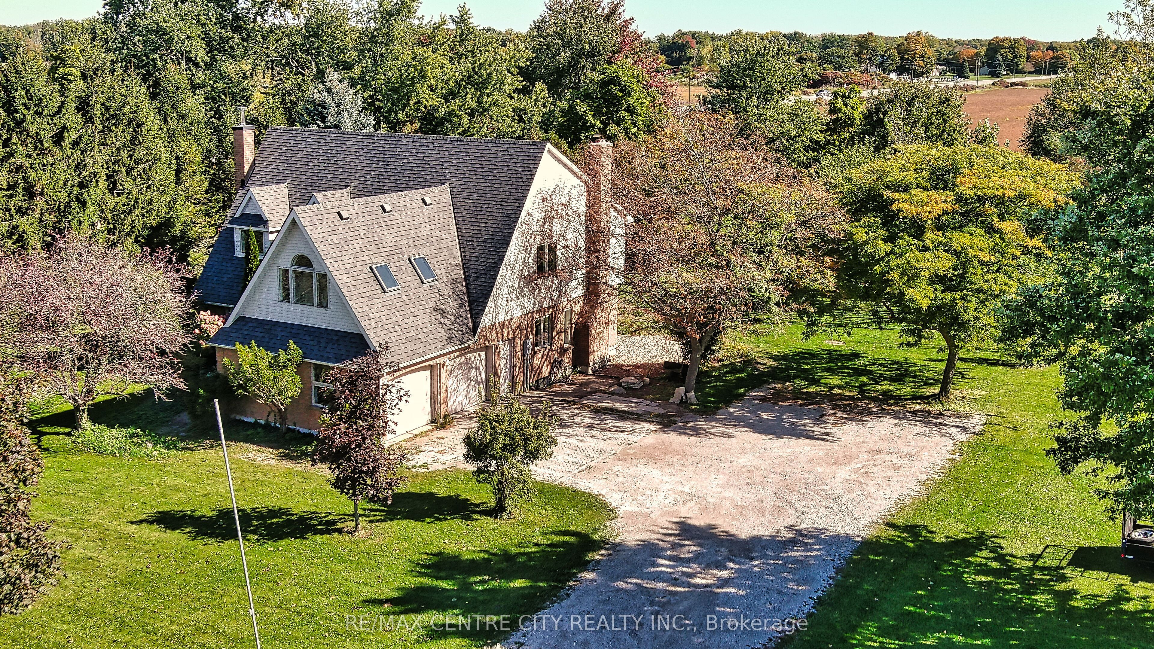 7442 Fairview Road Property Photo 7