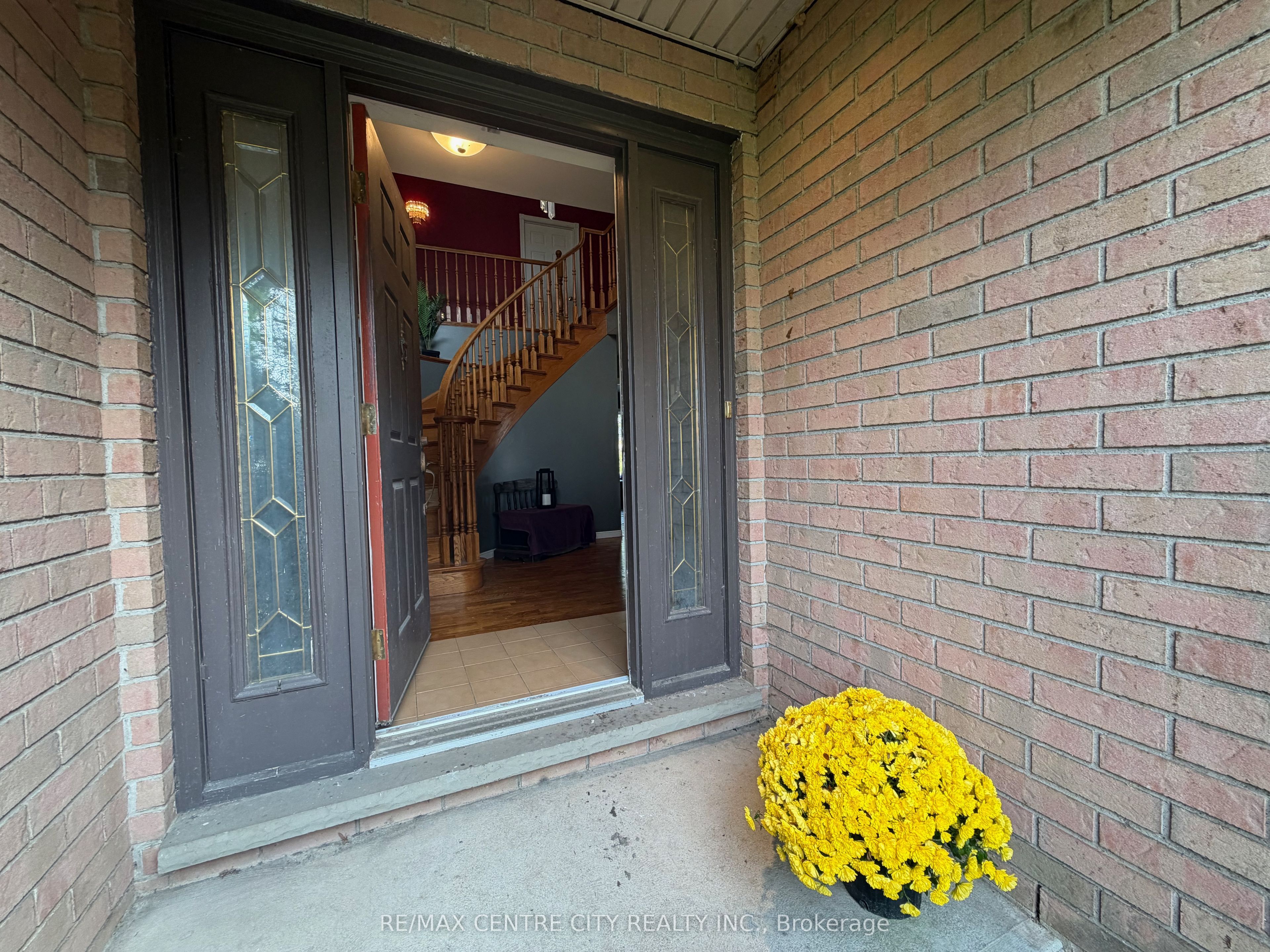 7442 Fairview Road Property Photo 14