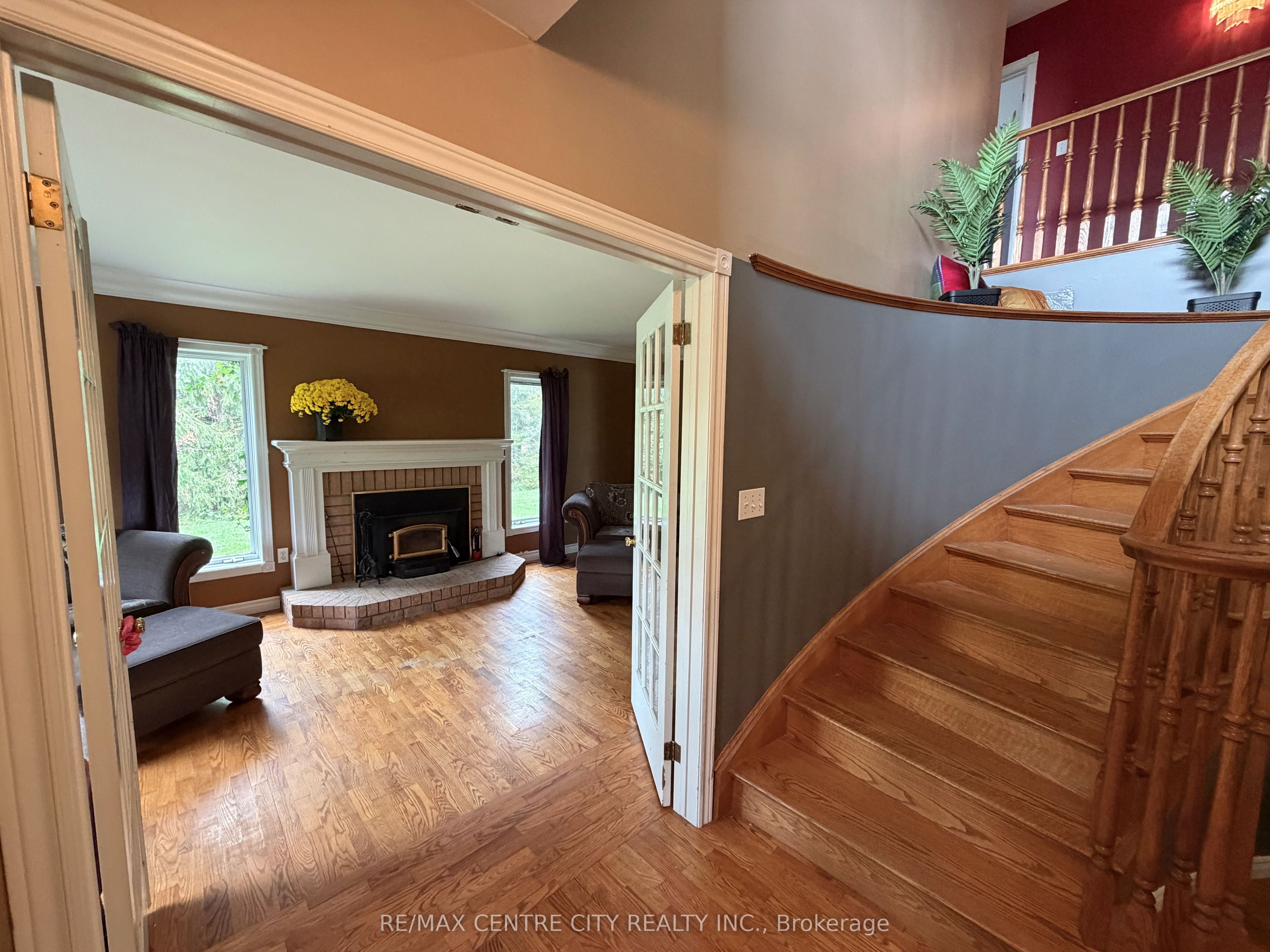 7442 Fairview Road Property Photo 16