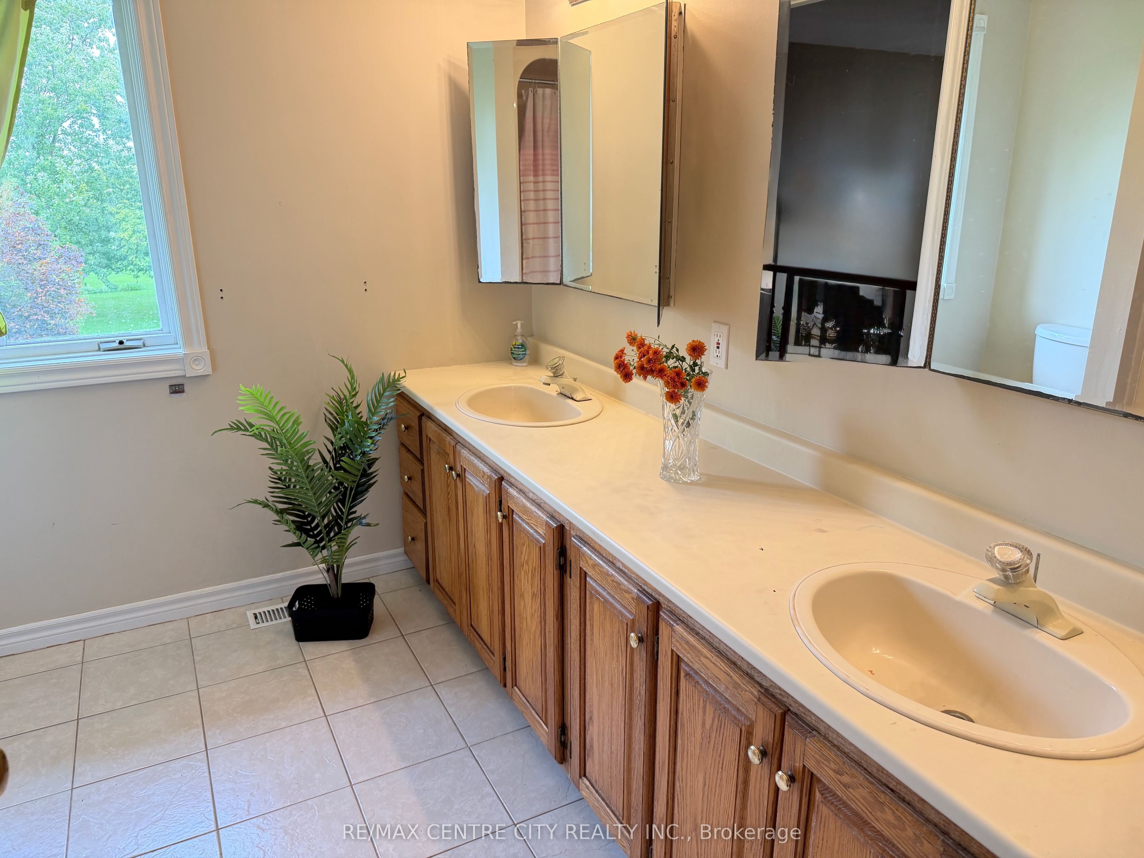 7442 Fairview Road Property Photo 42