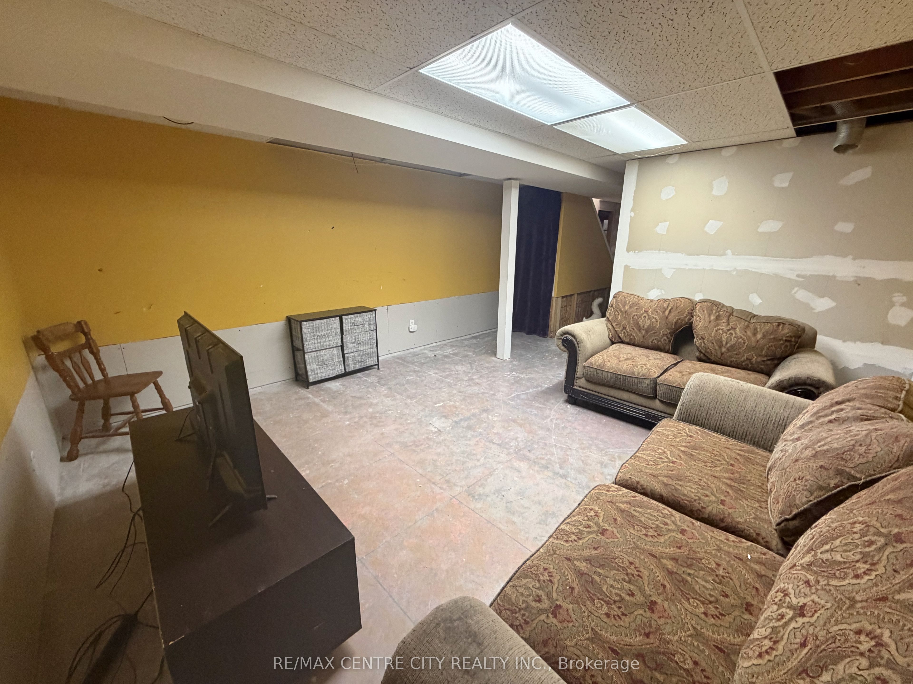 7442 Fairview Road Property Photo 45