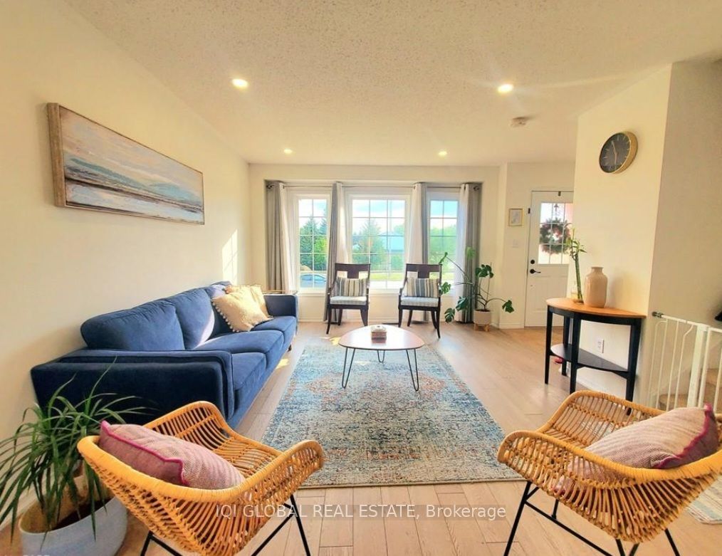 559 Victoria Road N Property Photo 3