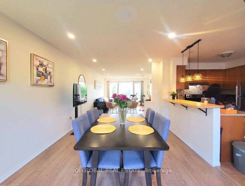 559 Victoria Road N Property Photo 6