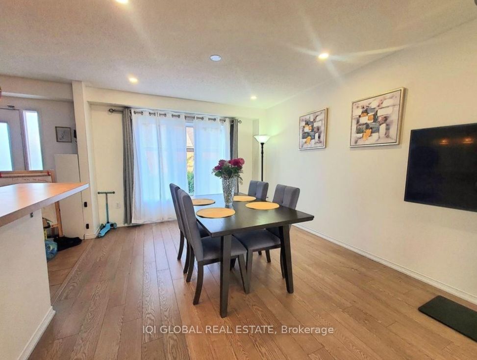 559 Victoria Road N Property Photo 7