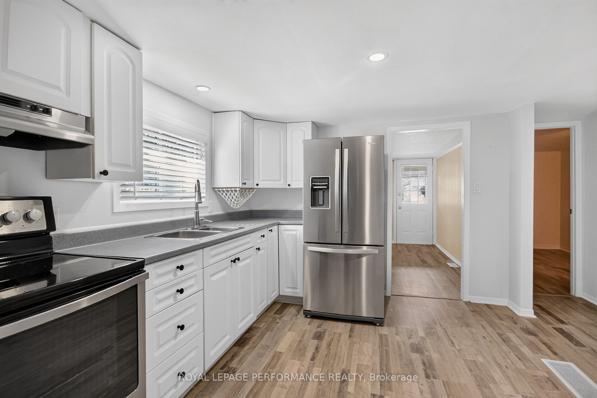 46 First Avenue Property Photo 10