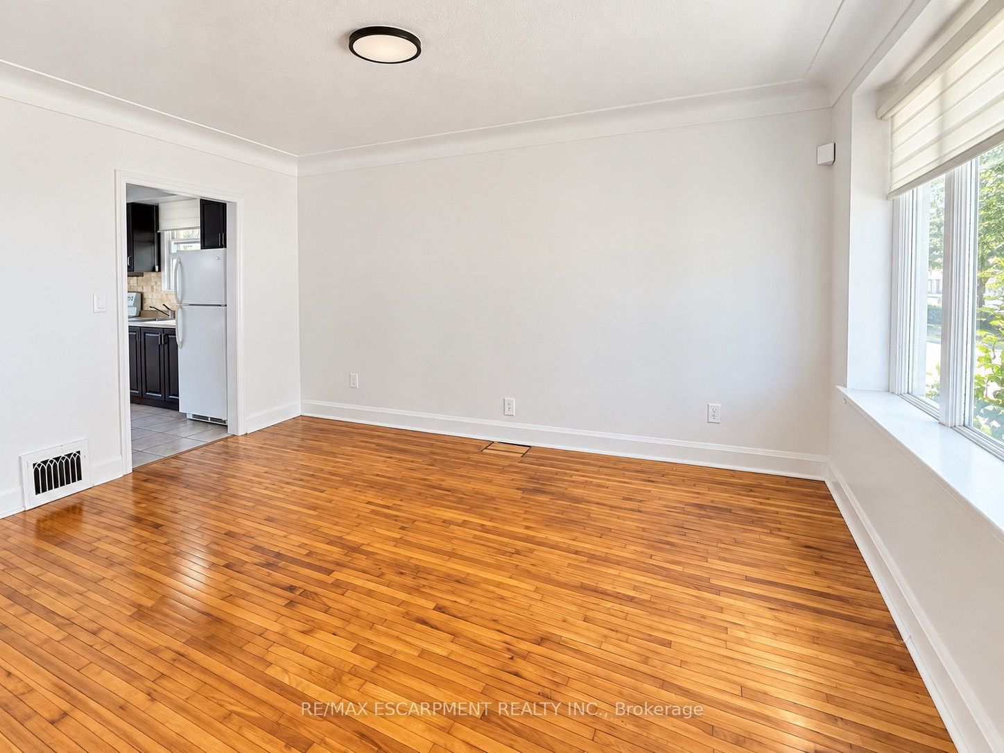 501 Upper Wellington Street Property Photo 4