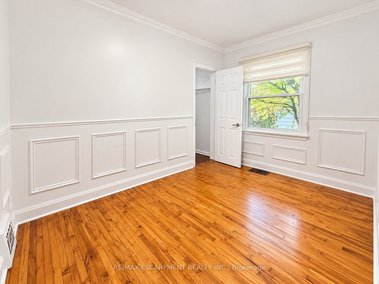 501 Upper Wellington Street Property Photo 8