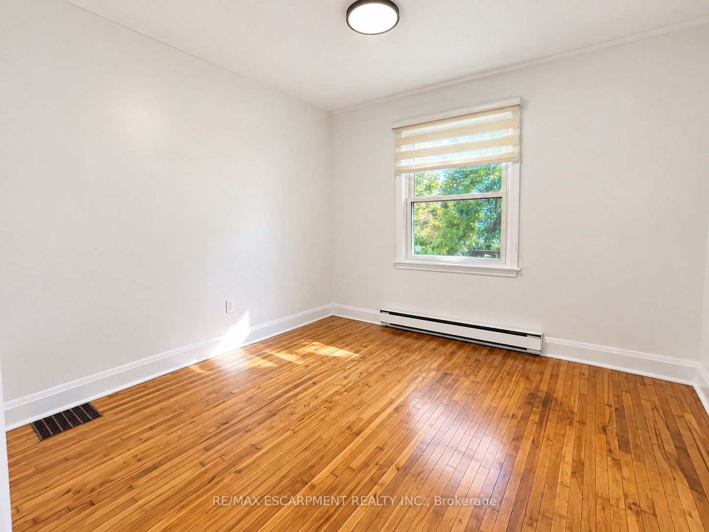 501 Upper Wellington Street Property Photo 10
