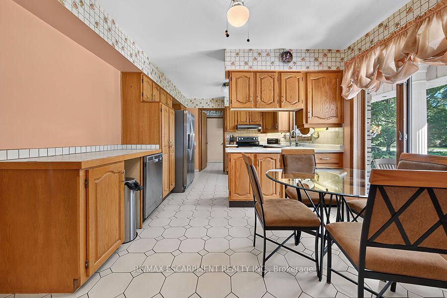 2 Karendale Crescent Property Photo 11