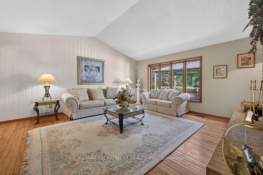 2 Karendale Crescent Property Photo 18