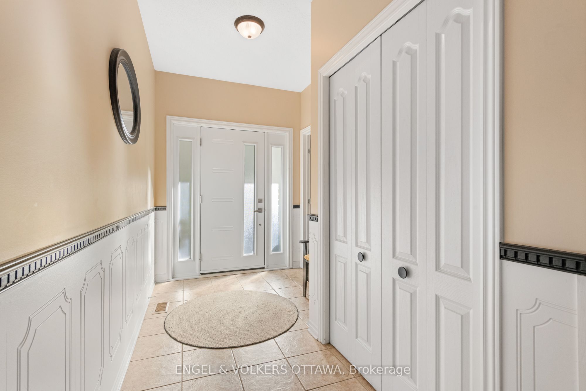 5 Valencia Street Property Photo 6