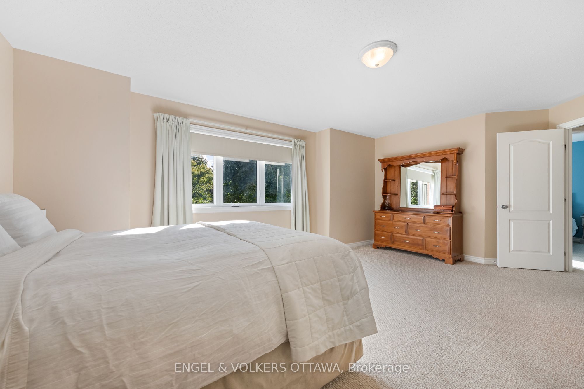 5 Valencia Street Property Photo 27