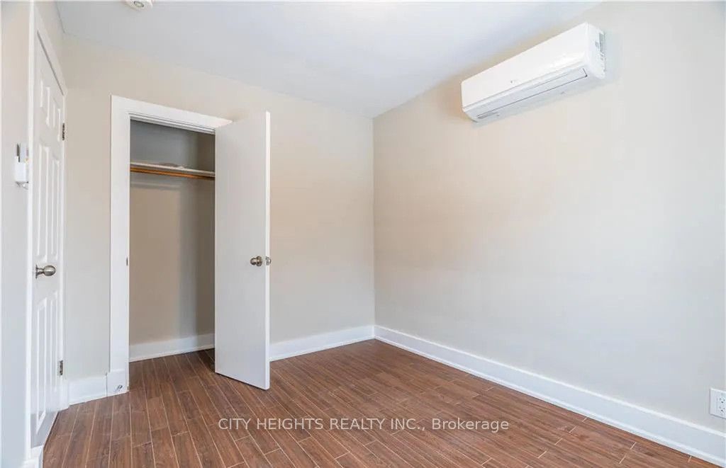 1590 Hartlet Street Main Property Photo 6