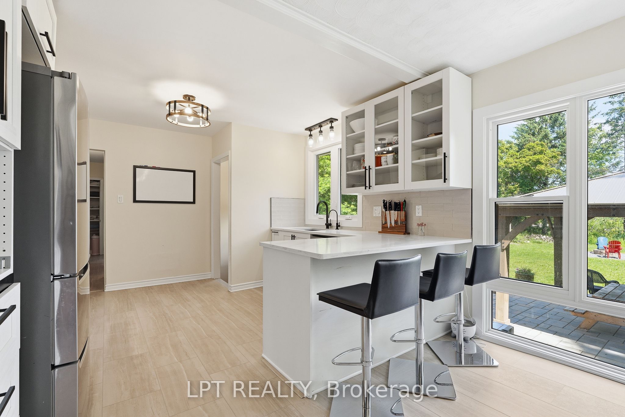 1467 Meadow Road N Property Photo 11