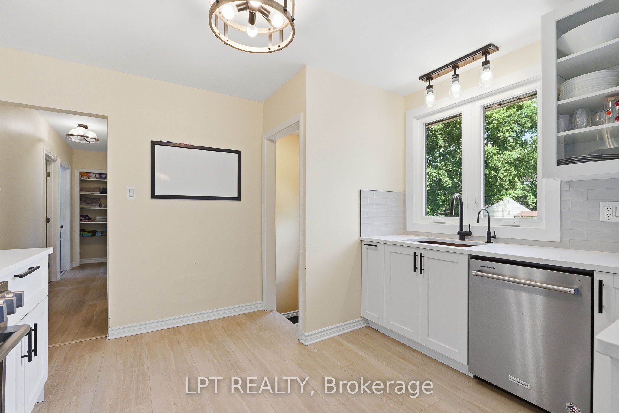 1467 Meadow Road N Property Photo 13