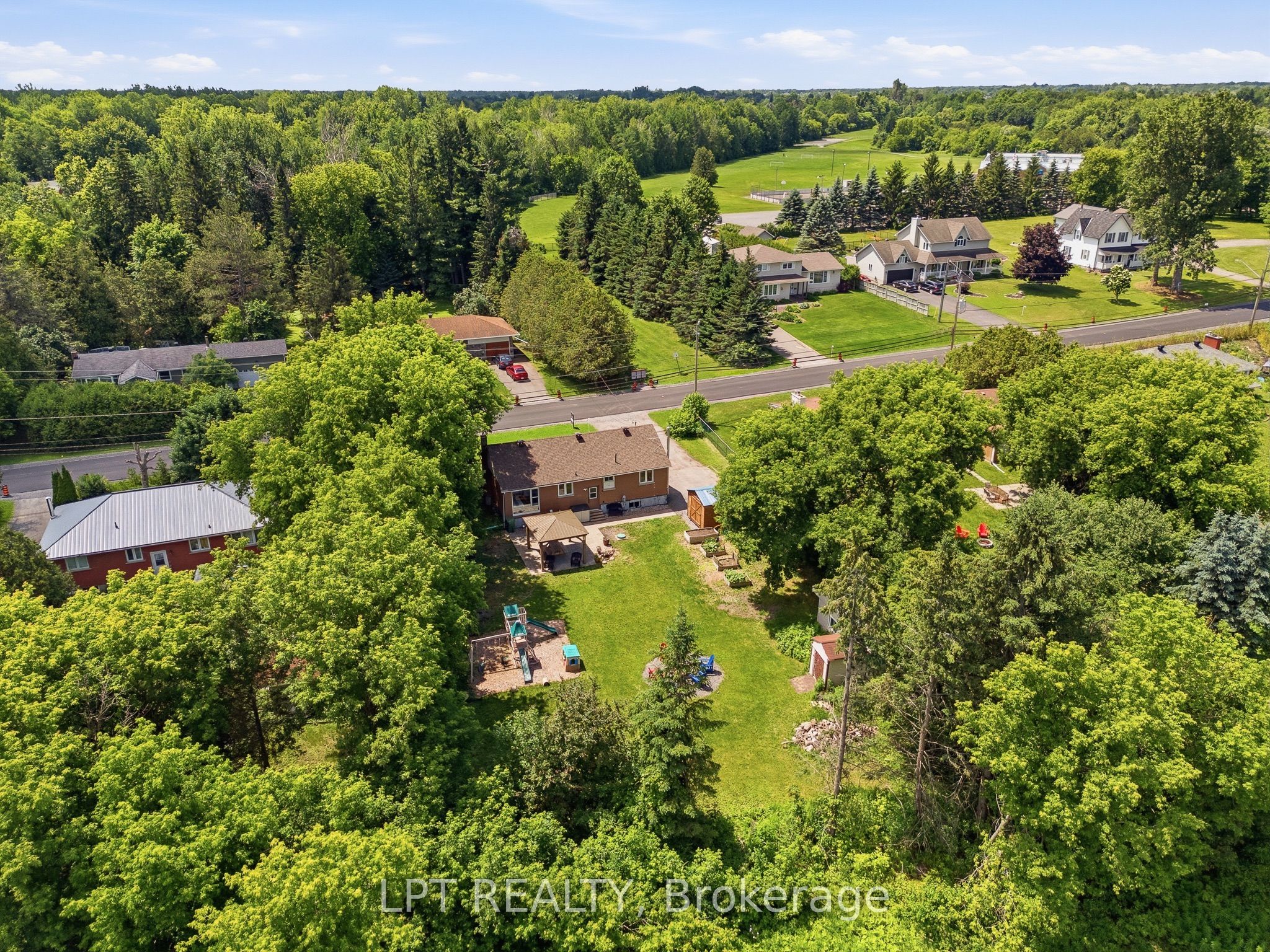 1467 Meadow Road N Property Photo 35