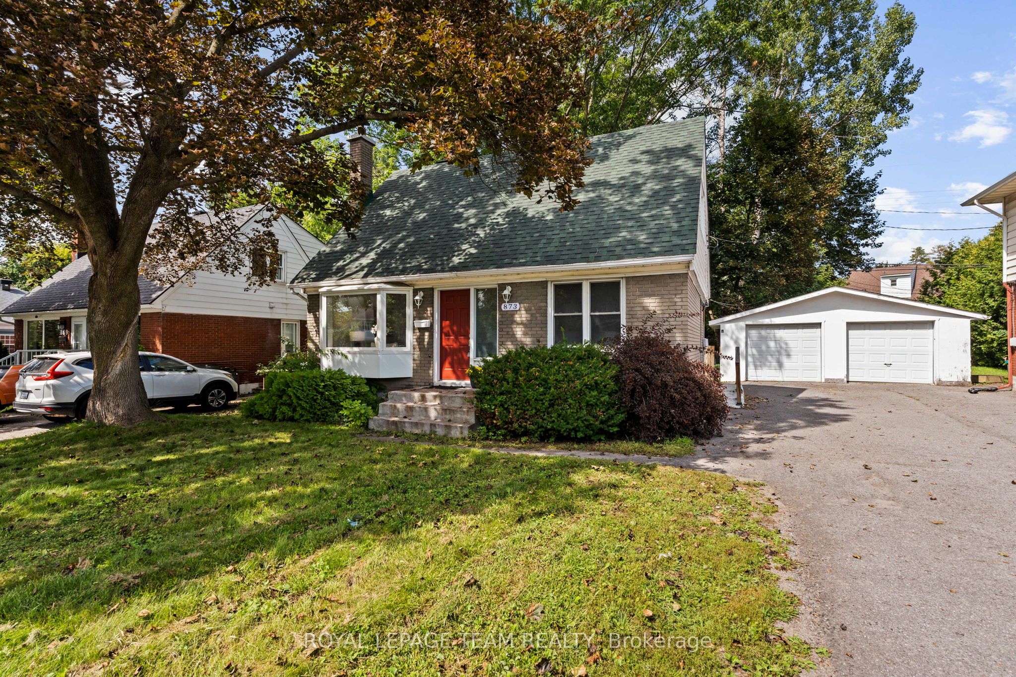 873 Smyth Road Property Photo 2