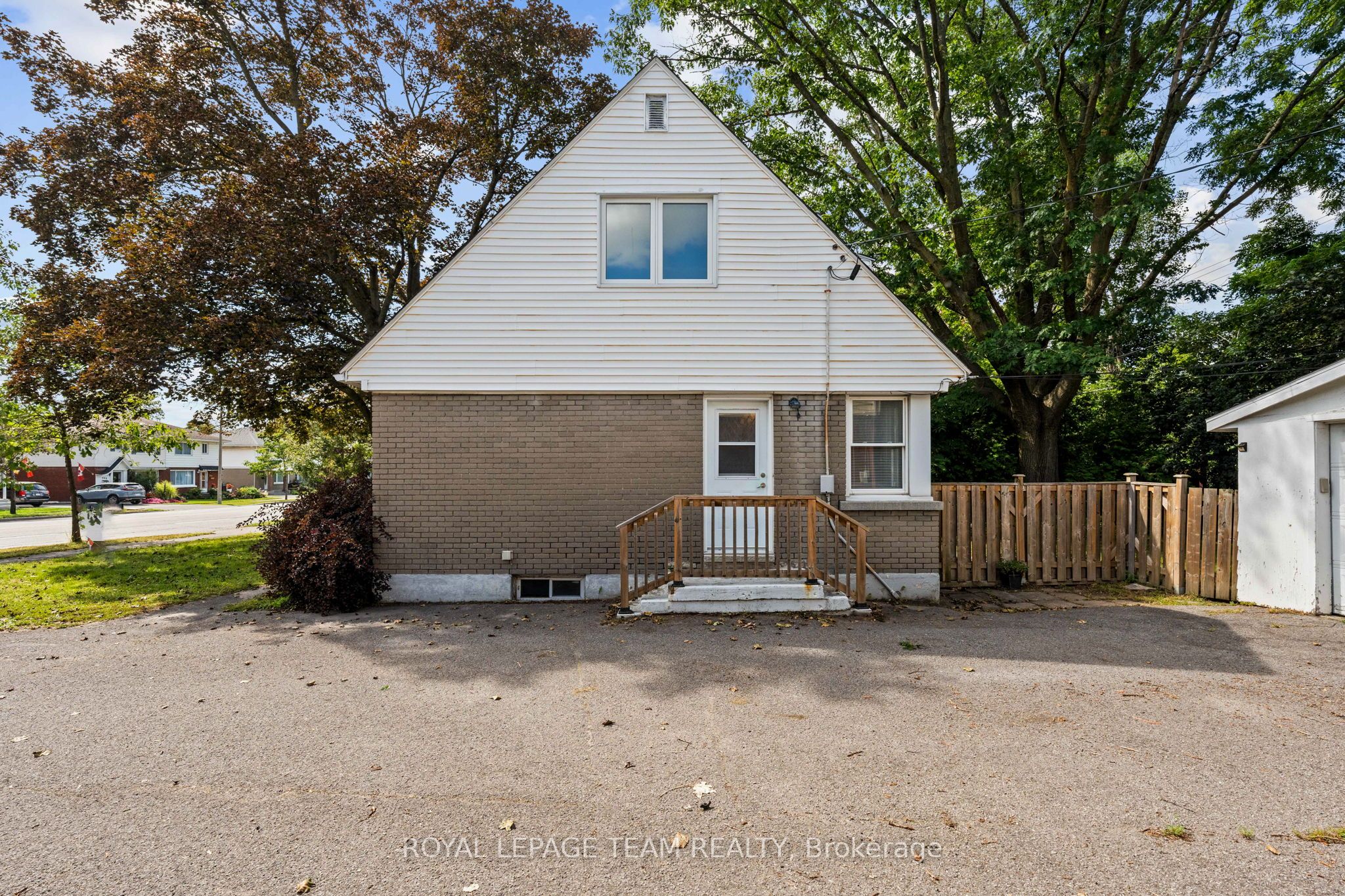 873 Smyth Road Property Photo 7