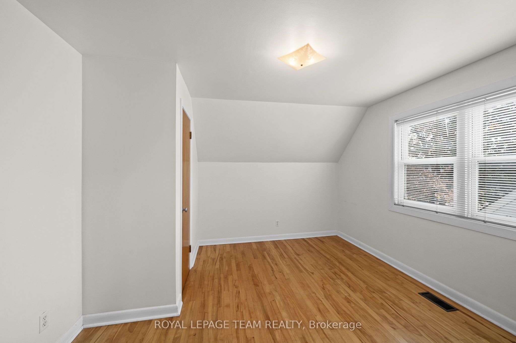 873 Smyth Road Property Photo 25