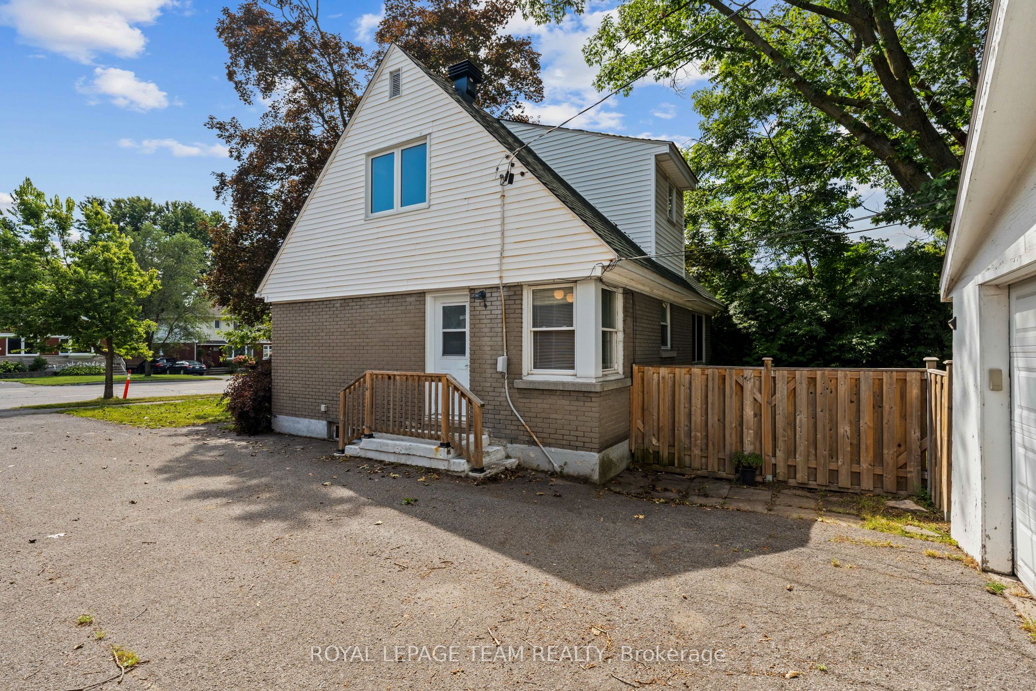 873 Smyth Road Property Photo 34