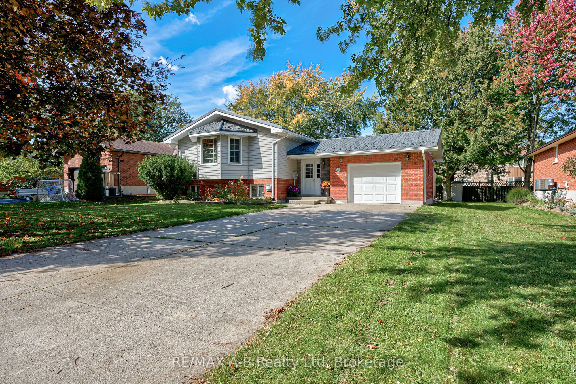 224 Morenz Drive Property Photo 1