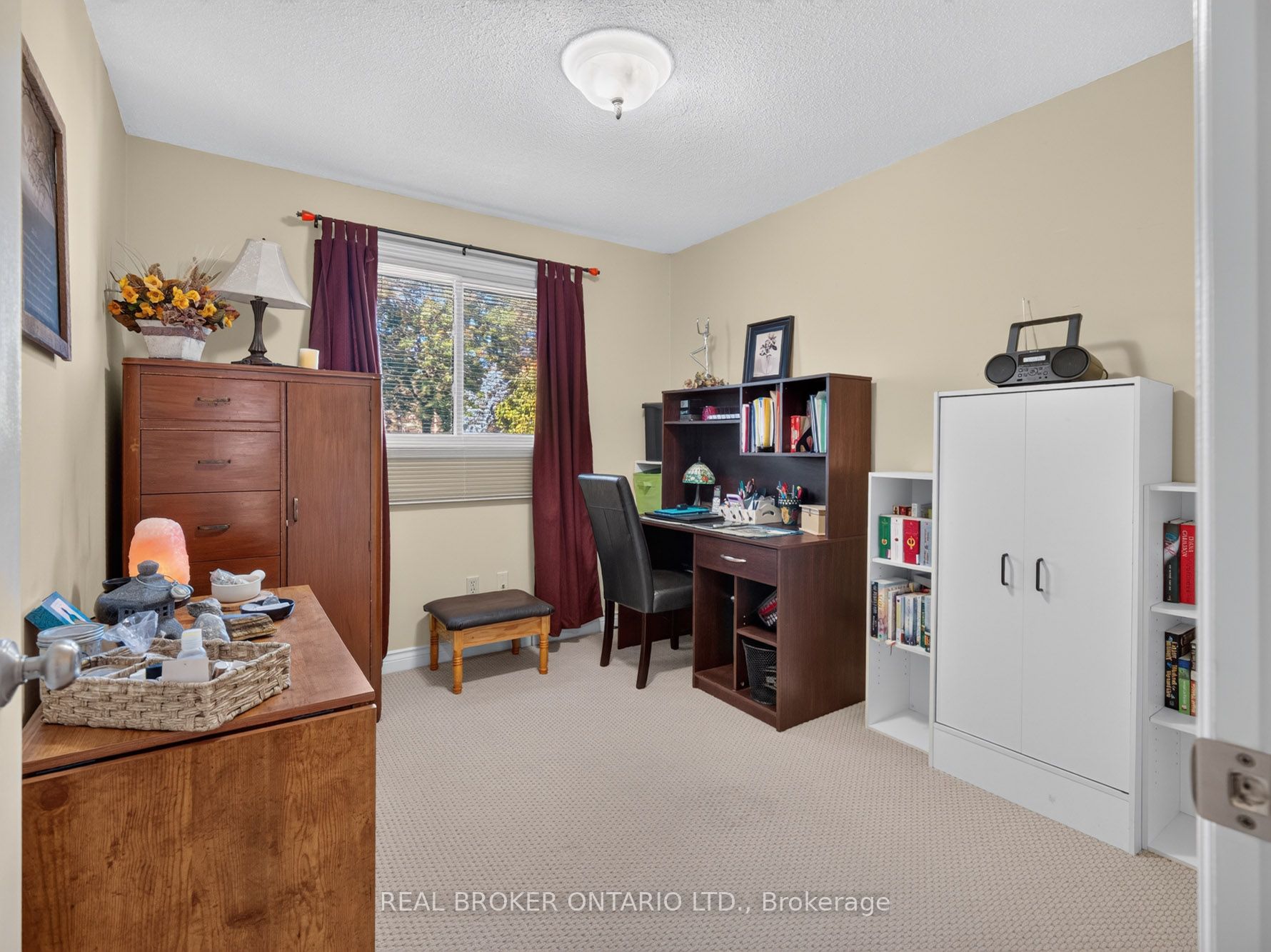 133 Leaside Drive Property Photo 23
