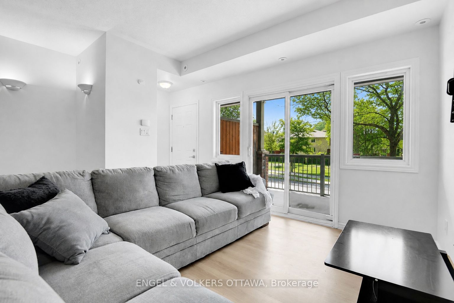 165 Waterbridge Drive 5 Property Photo 6