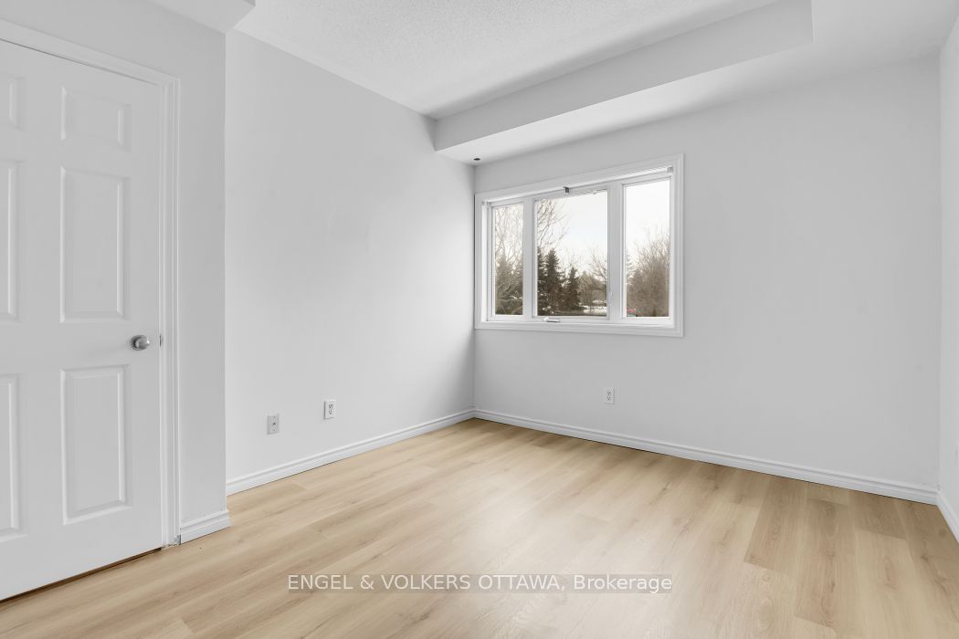 165 Waterbridge Drive 5 Property Photo 11