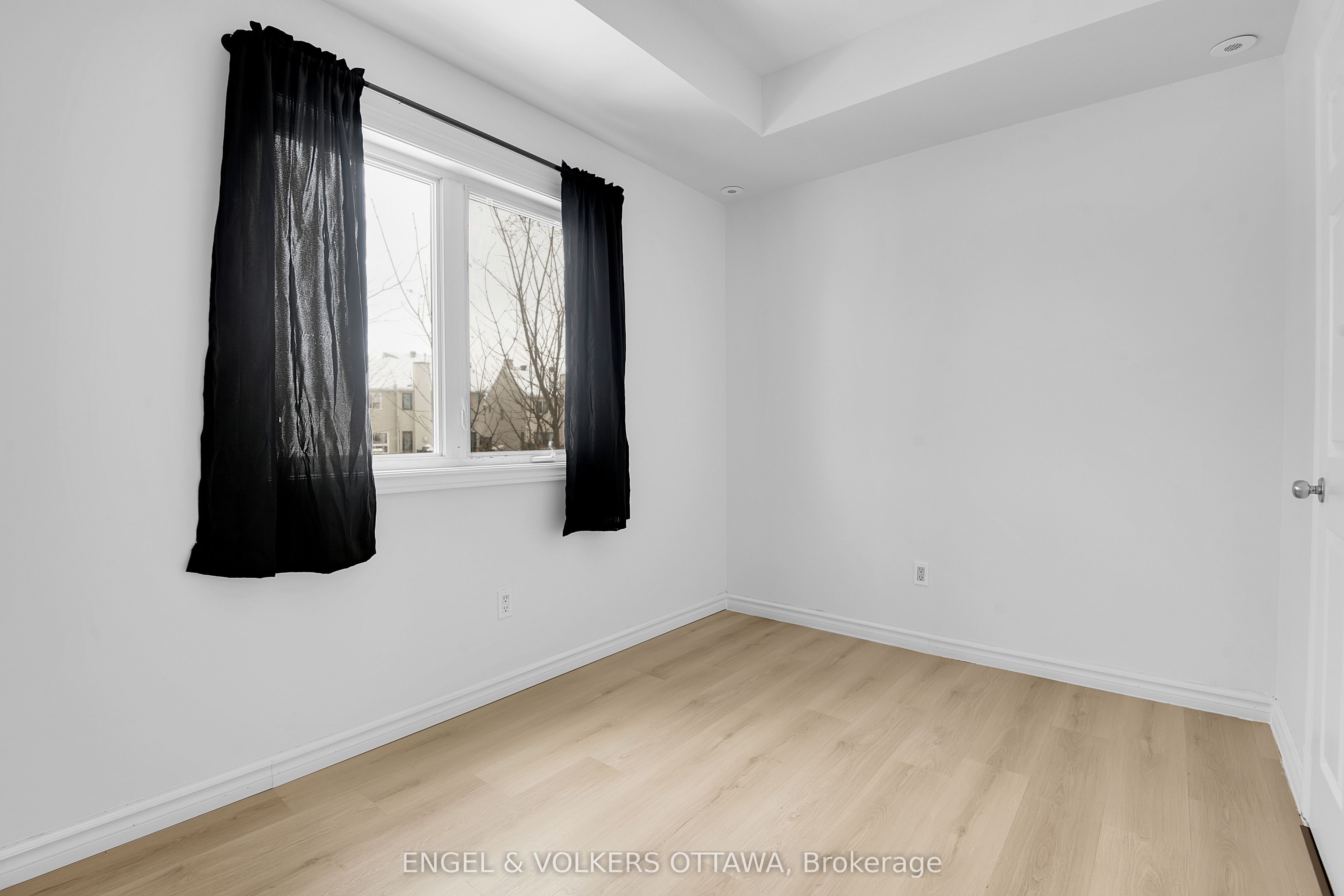 165 Waterbridge Drive 5 Property Photo 13