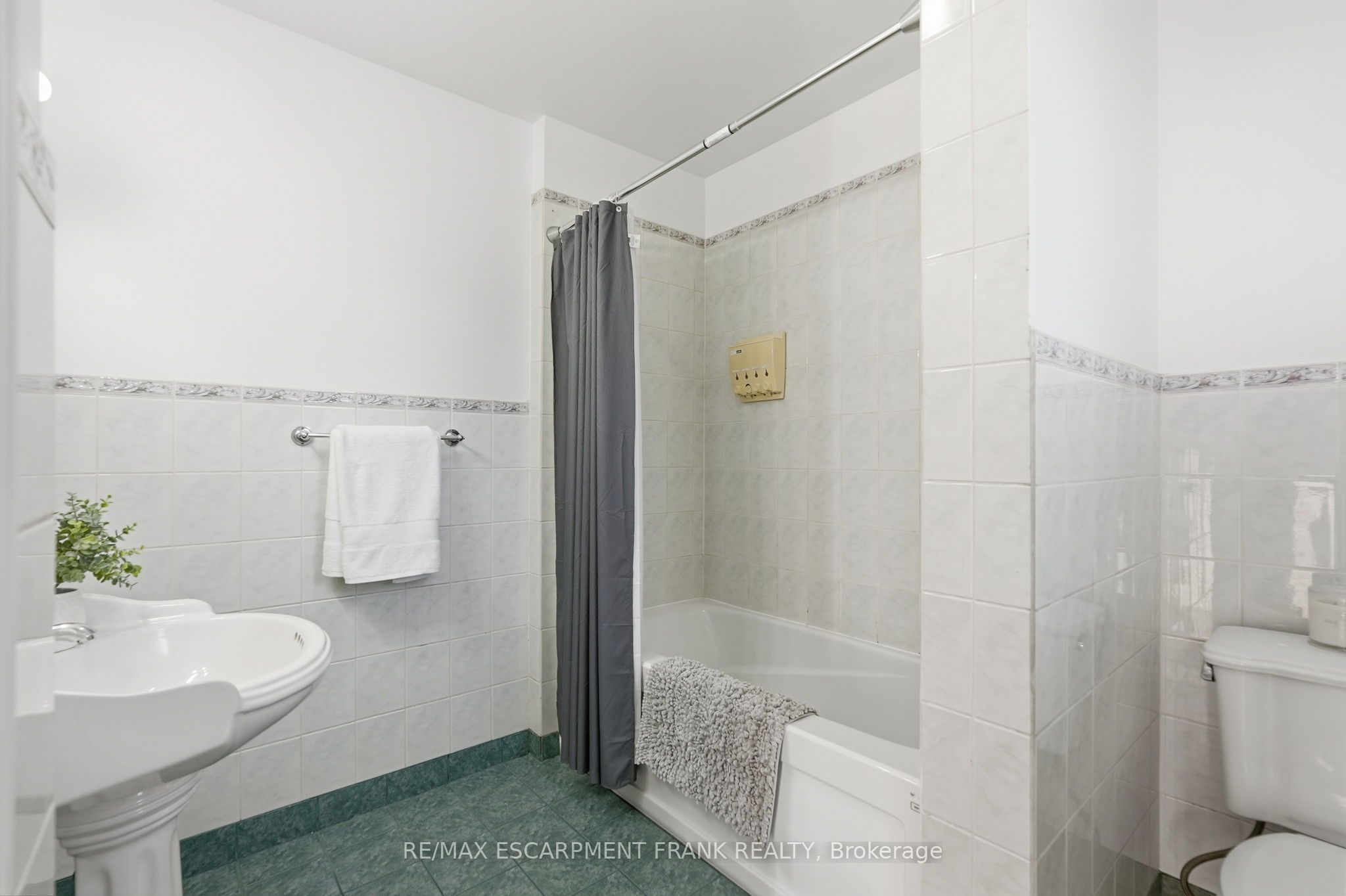 42 Dalhousie Avenue Property Photo 25