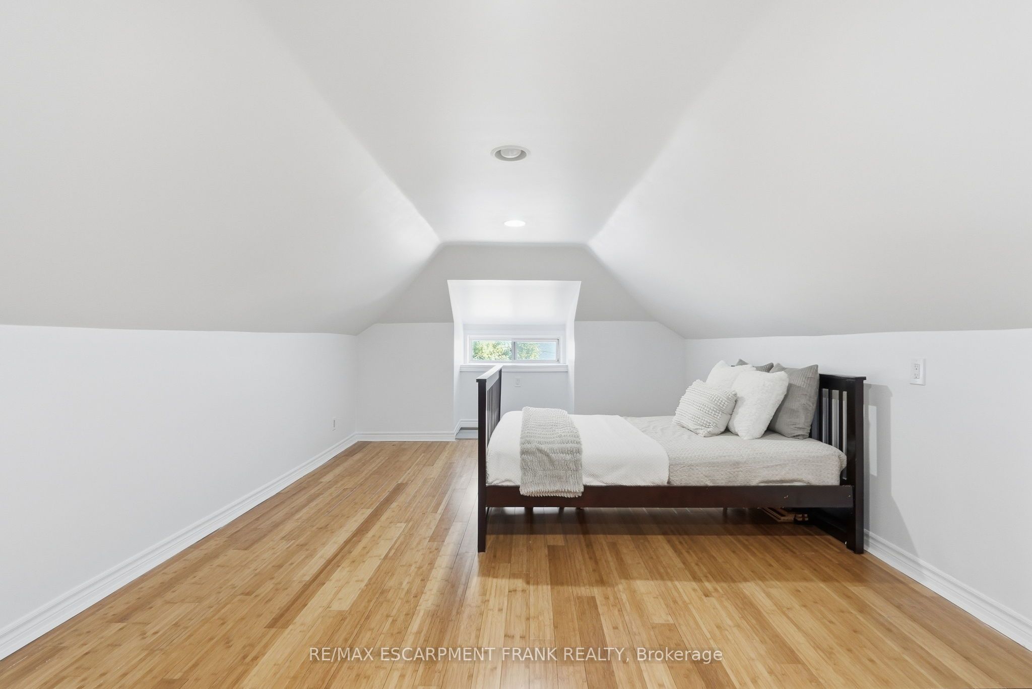 42 Dalhousie Avenue Property Photo 31