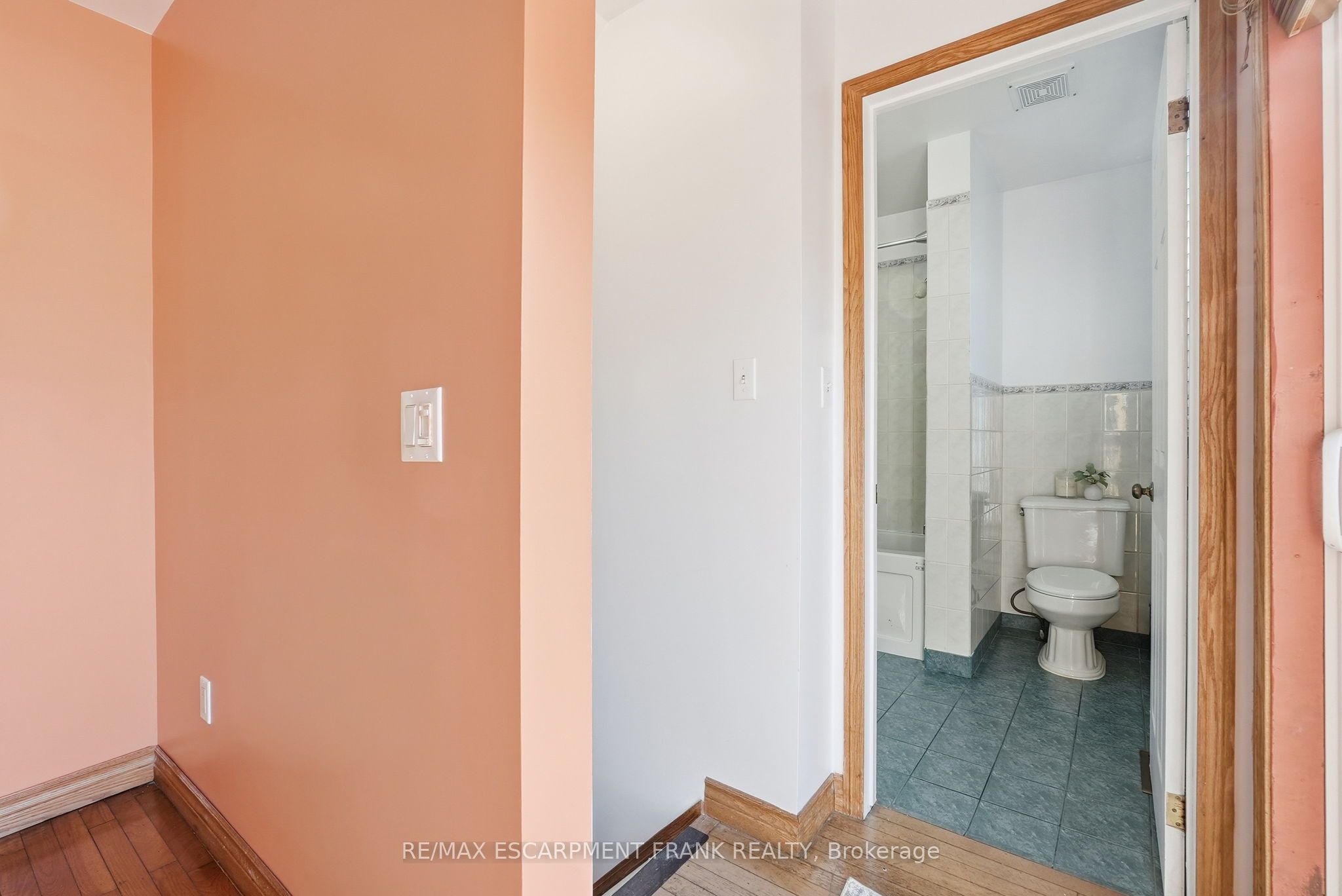 42 Dalhousie Avenue Property Photo 32