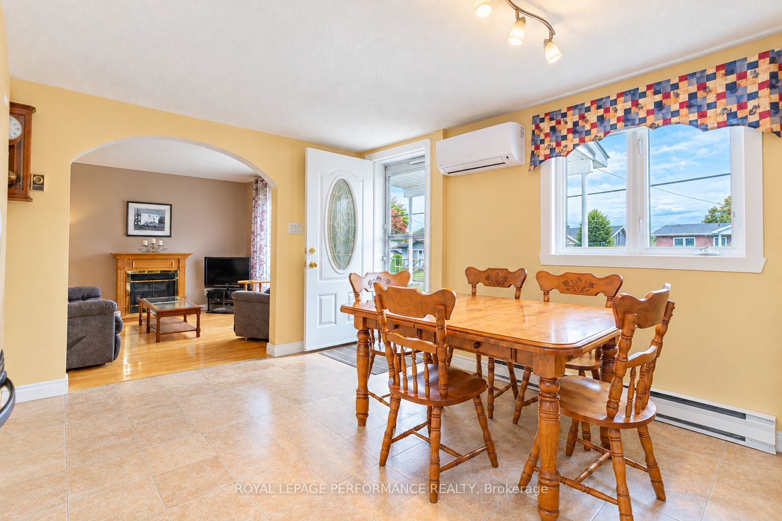 514 Catherine Street Property Photo 6