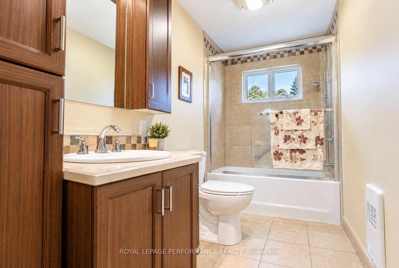 514 Catherine Street Property Photo 12