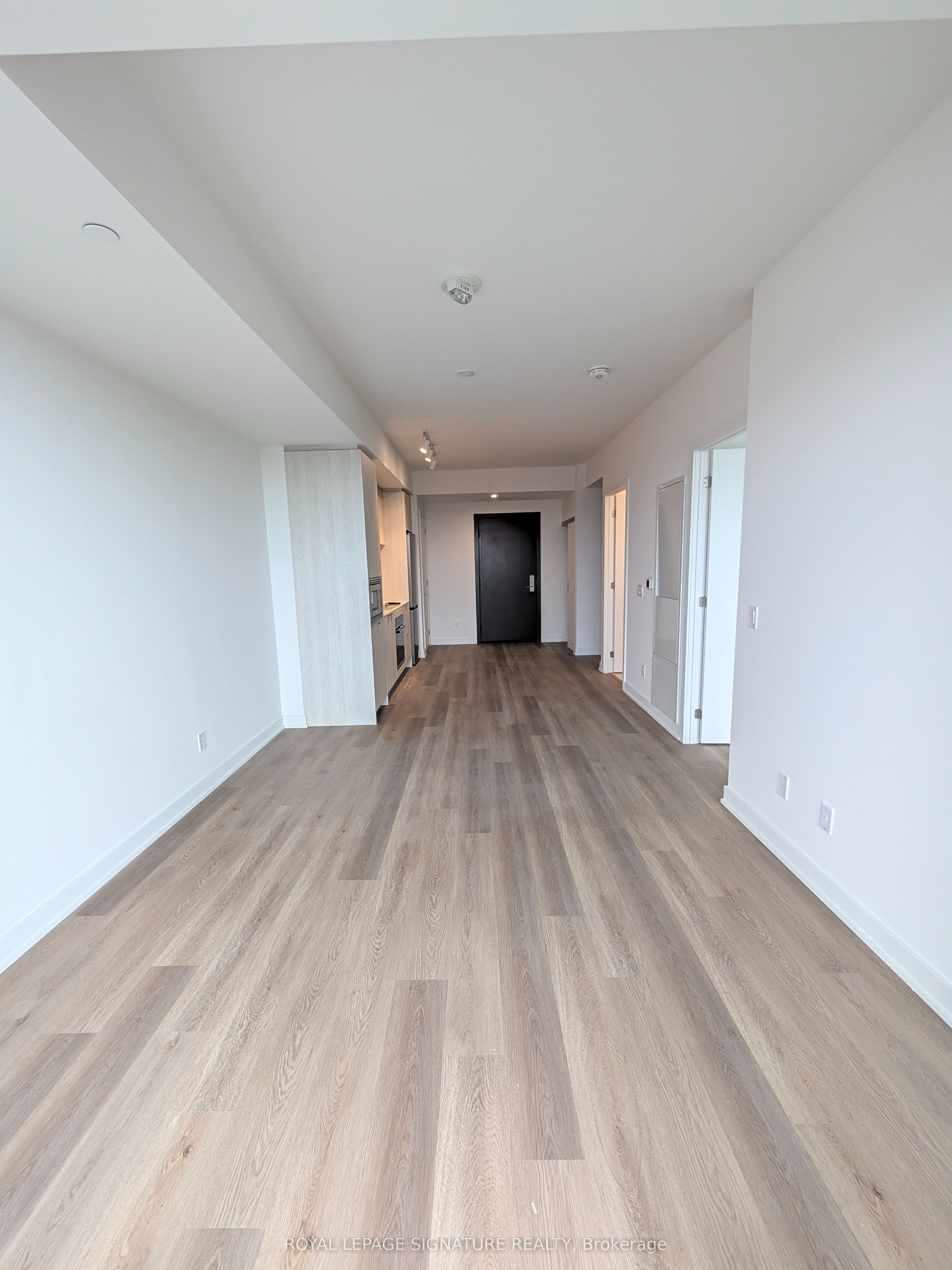 101 John Street N 1212 Property Photo 1