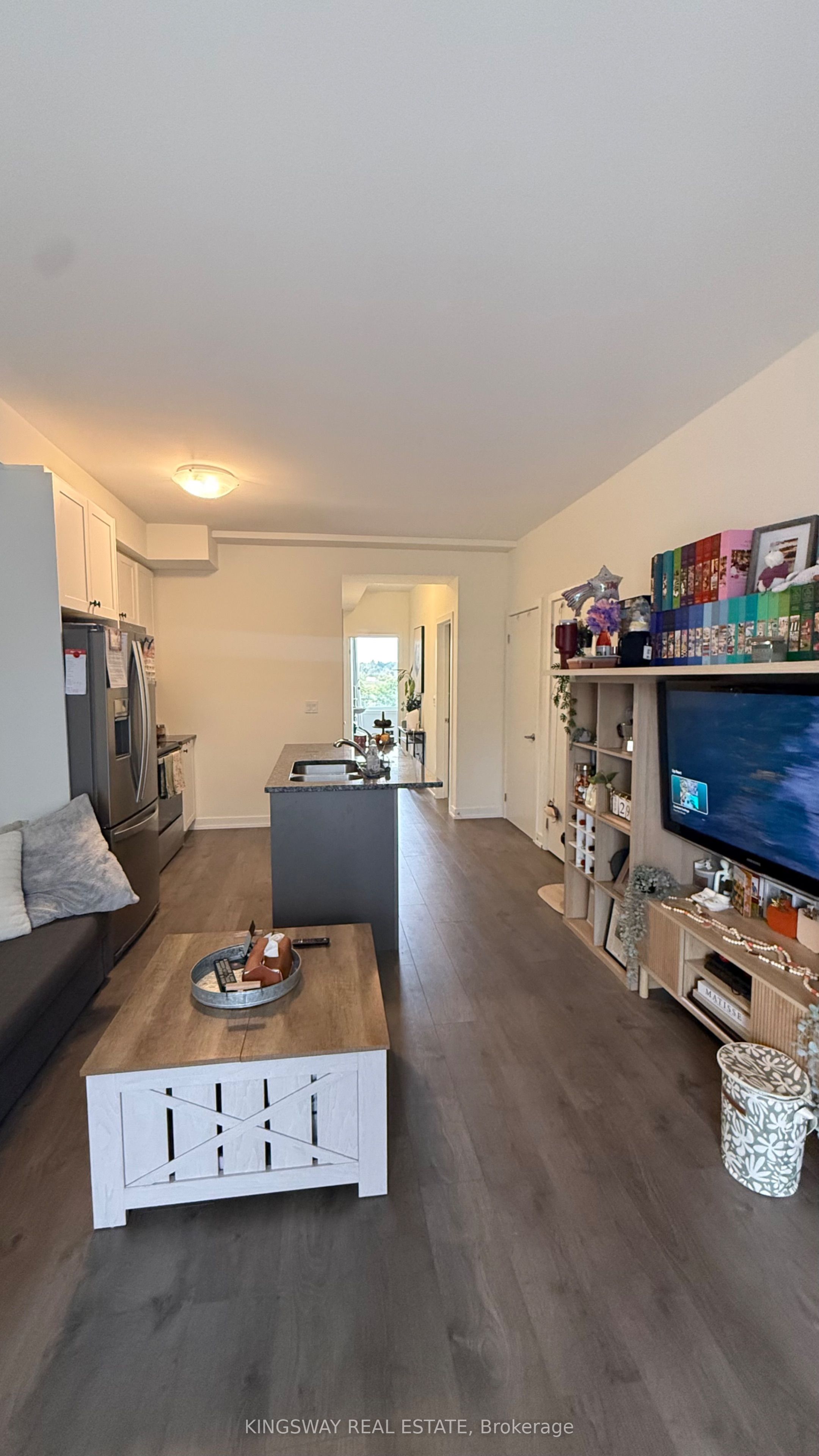 160 Densmore Road 1302 Property Photo 4
