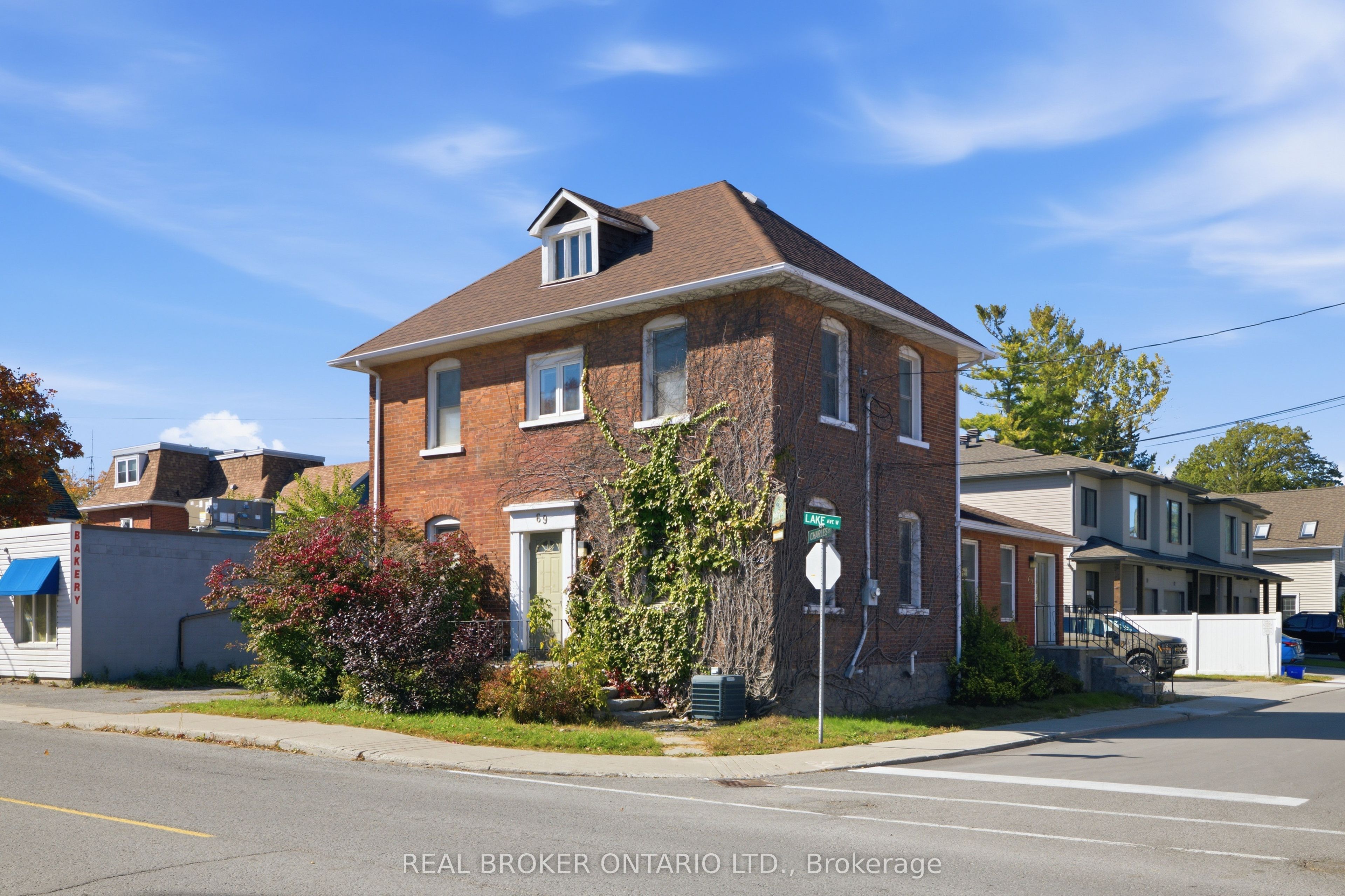 69 Lake Avenue W Property Photo 1