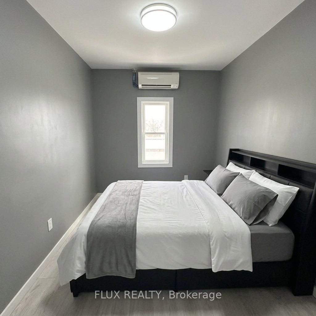 195 Waterloo Street S 3 Property Photo 6