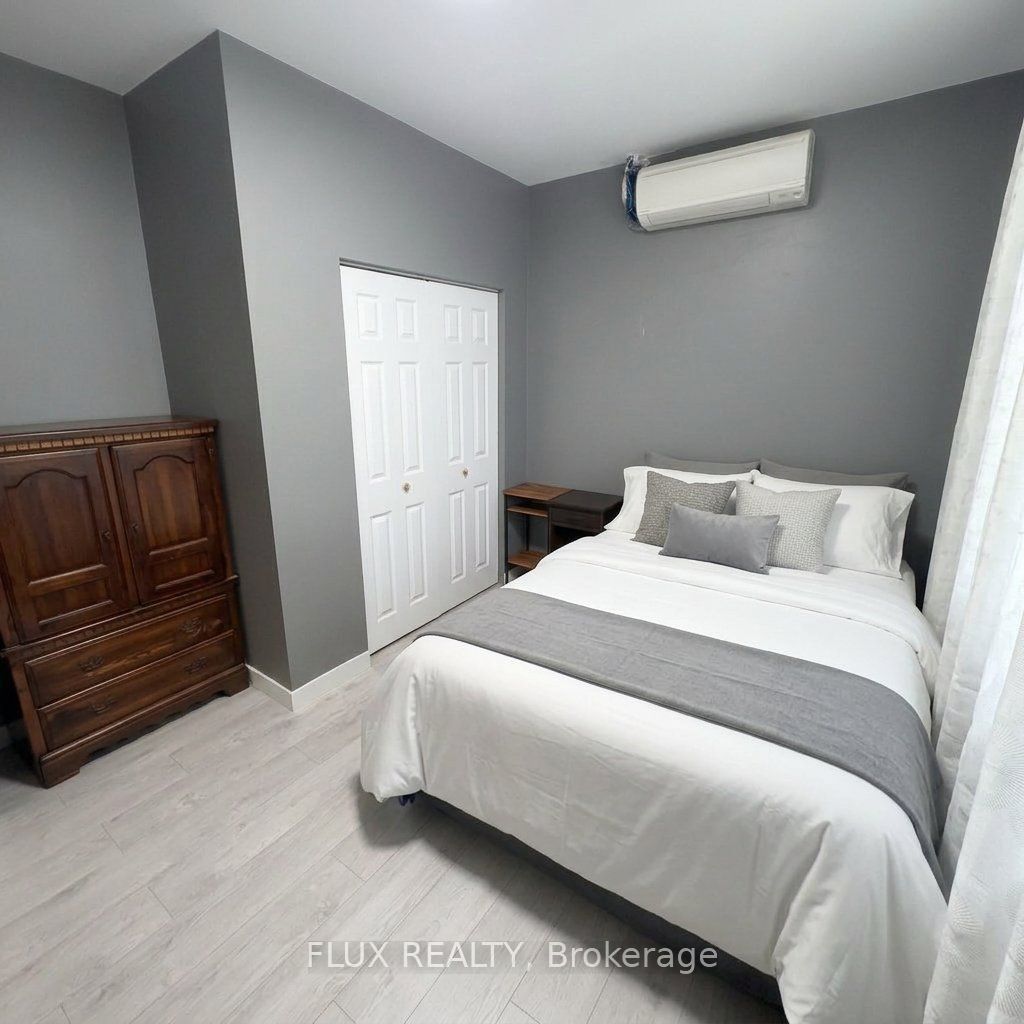 195 Waterloo Street S 3 Property Photo 8