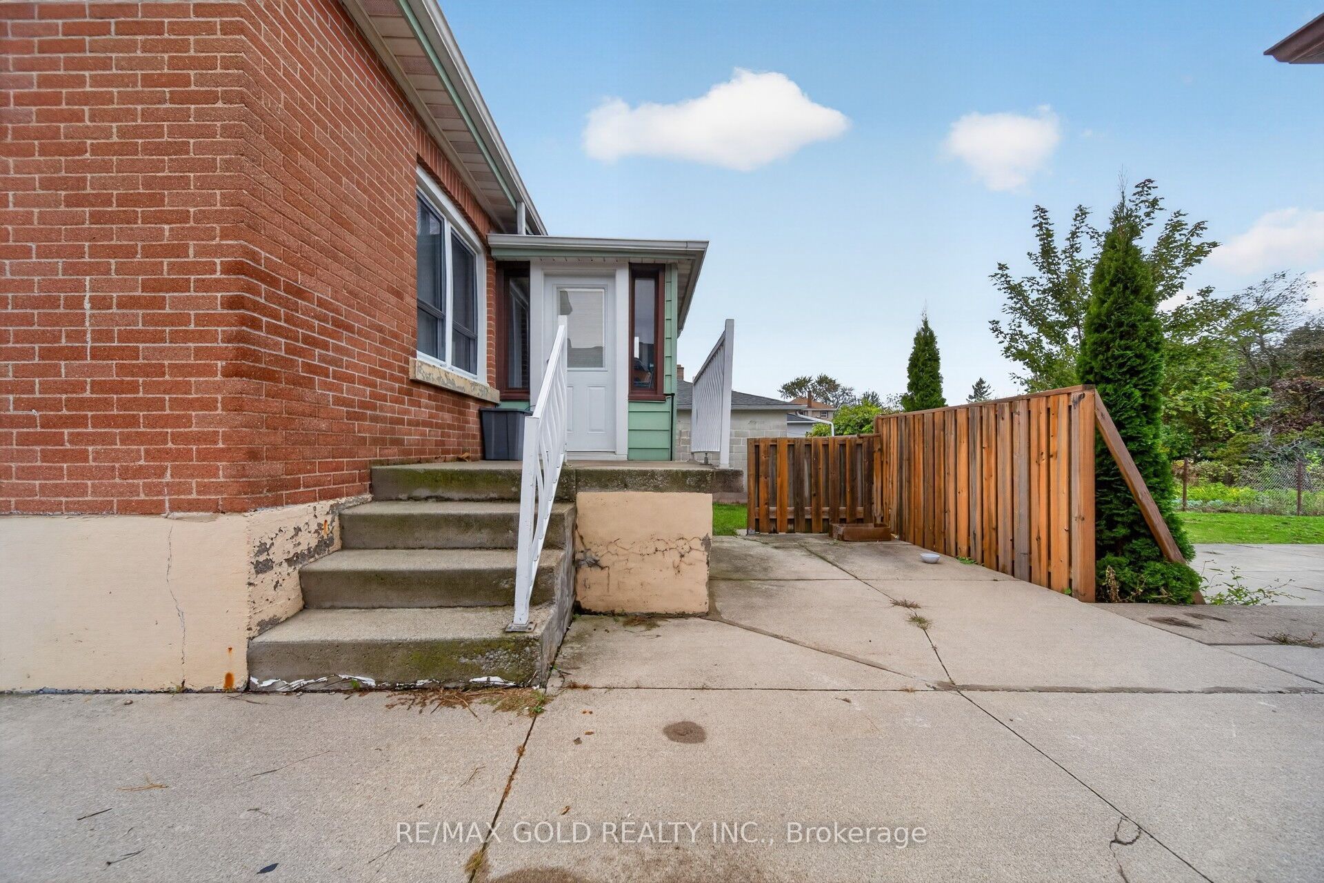 16 Garden Street Property Photo 4