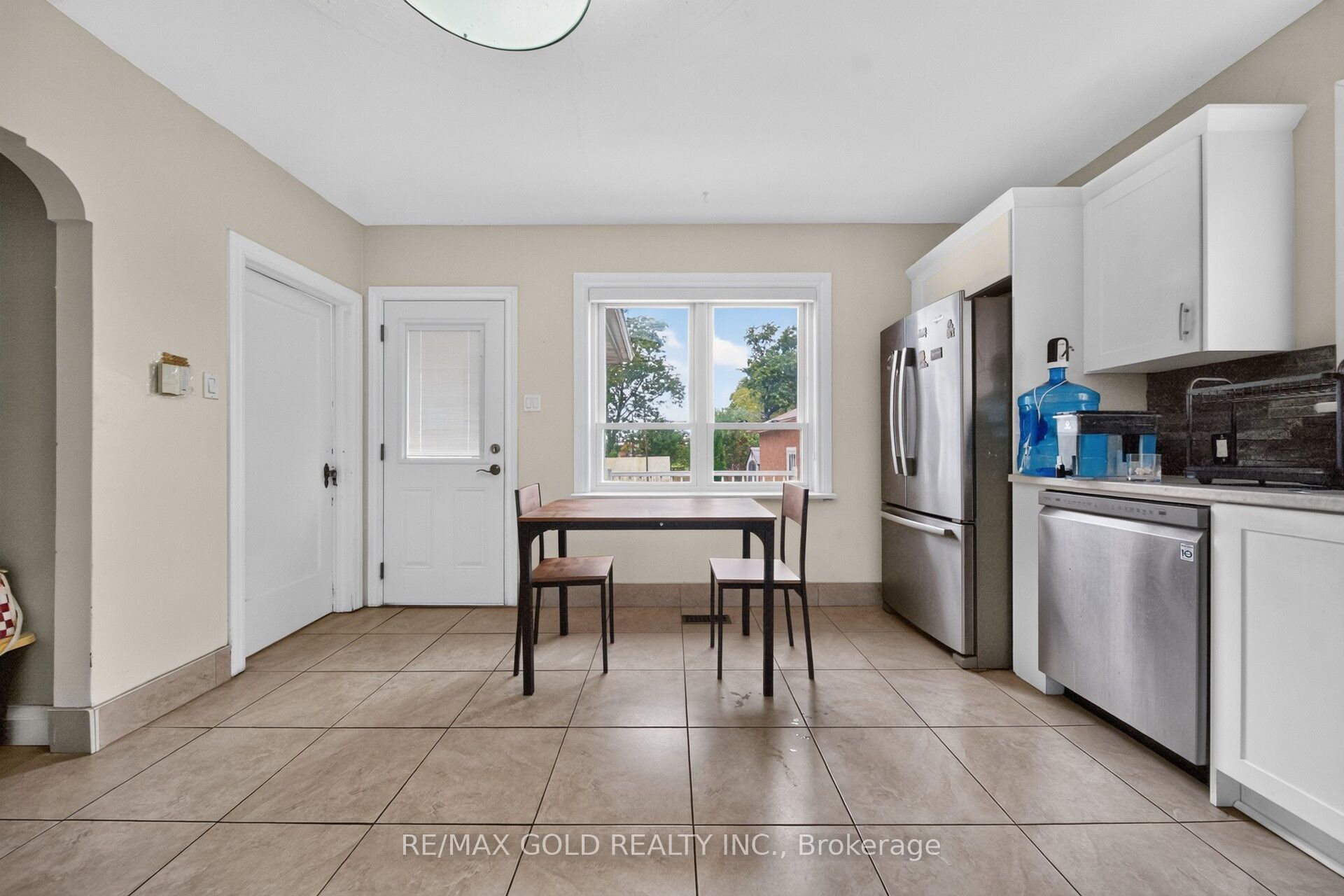 16 Garden Street Property Photo 17