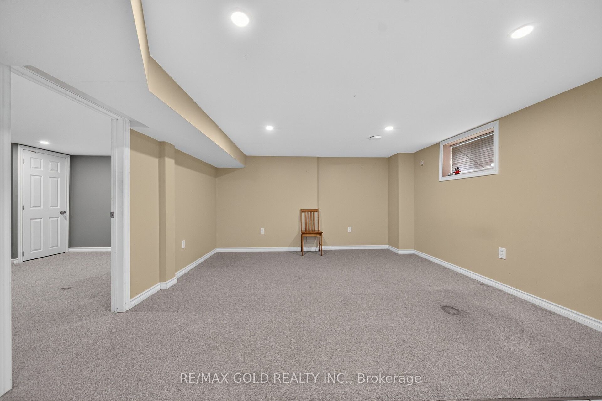 16 Garden Street Property Photo 27
