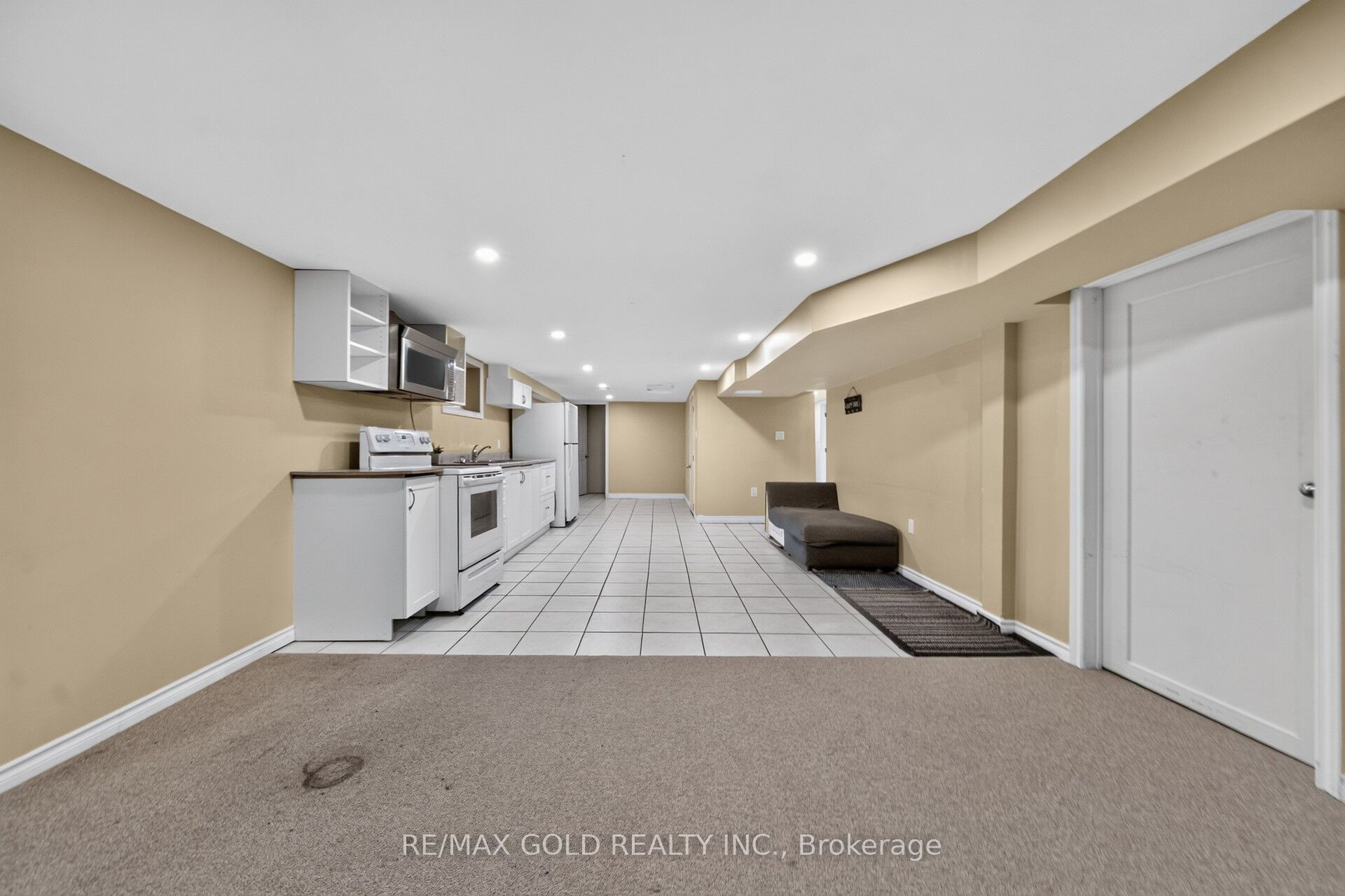16 Garden Street Property Photo 29