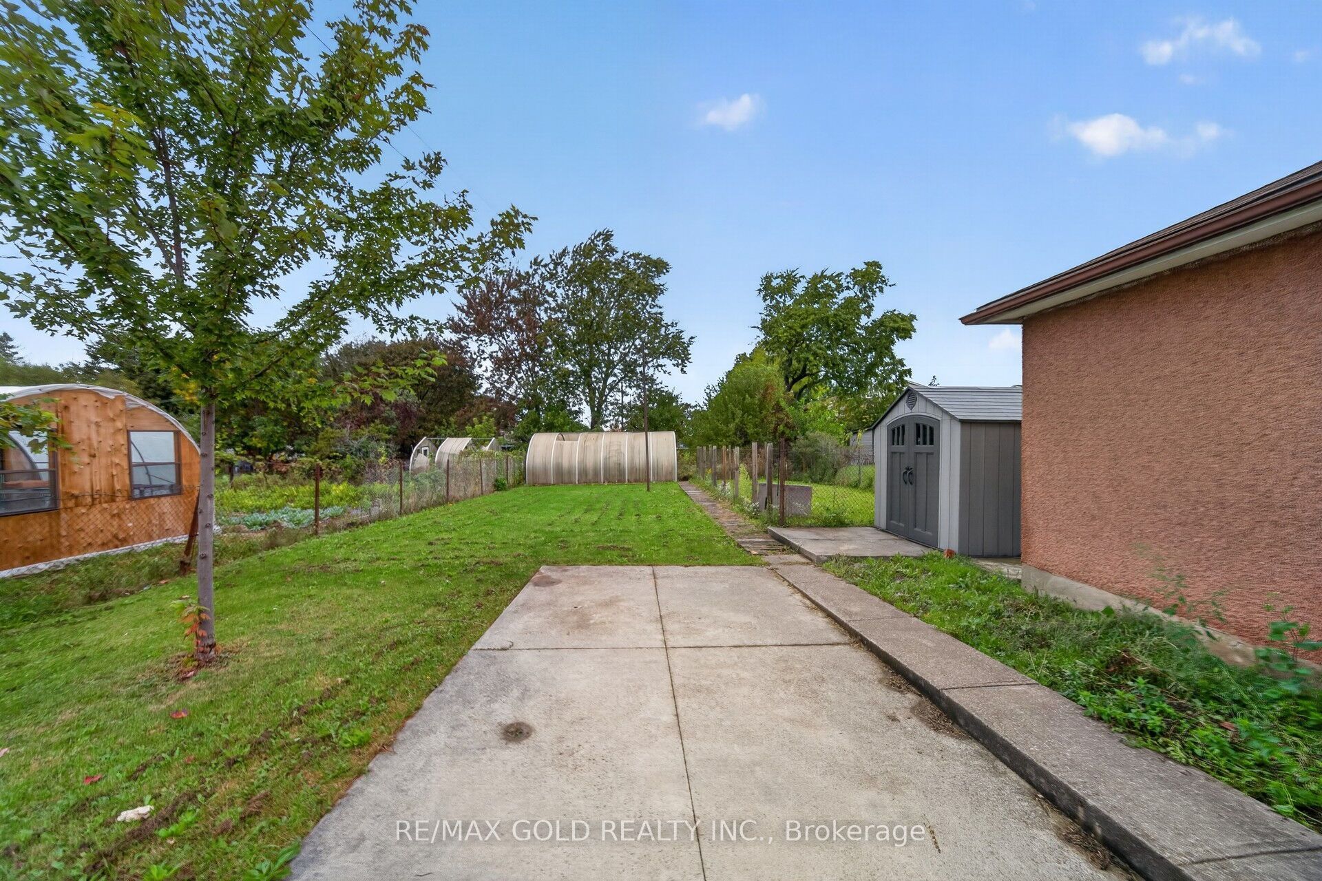 16 Garden Street Property Photo 36