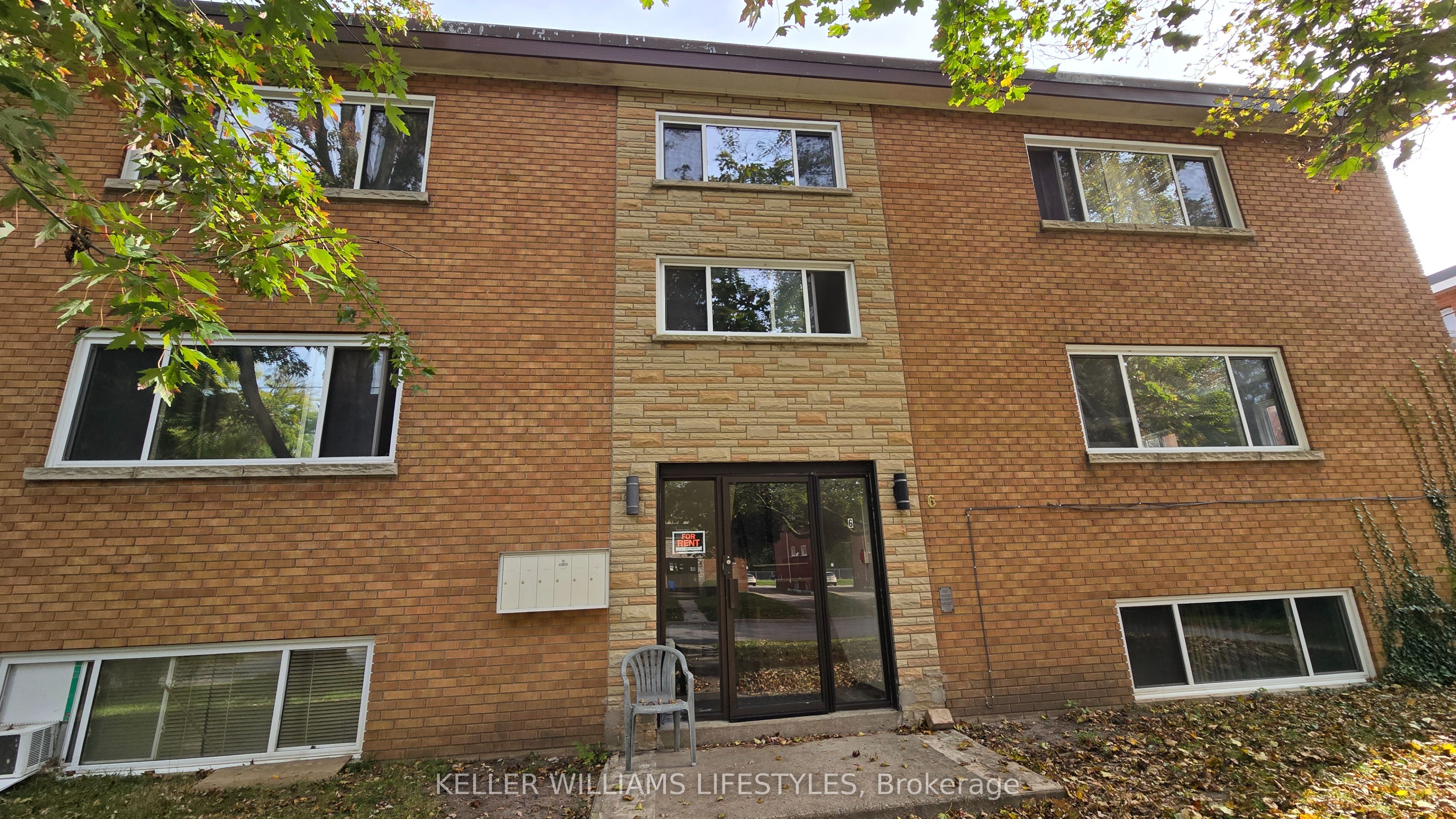 6 Balfour Place Unit 3 Property Photo 2