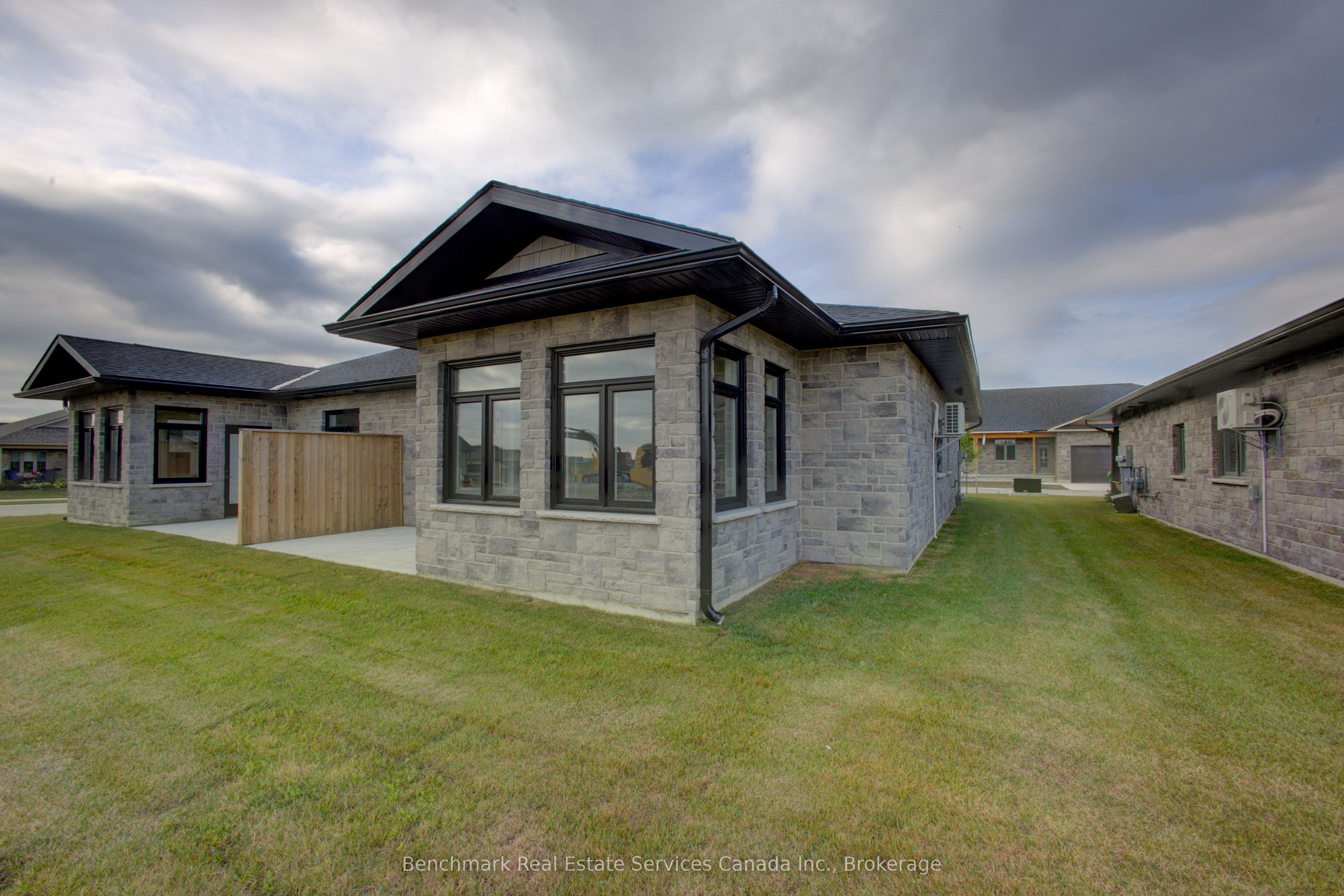 51 Cavalier Crescent Property Photo 25