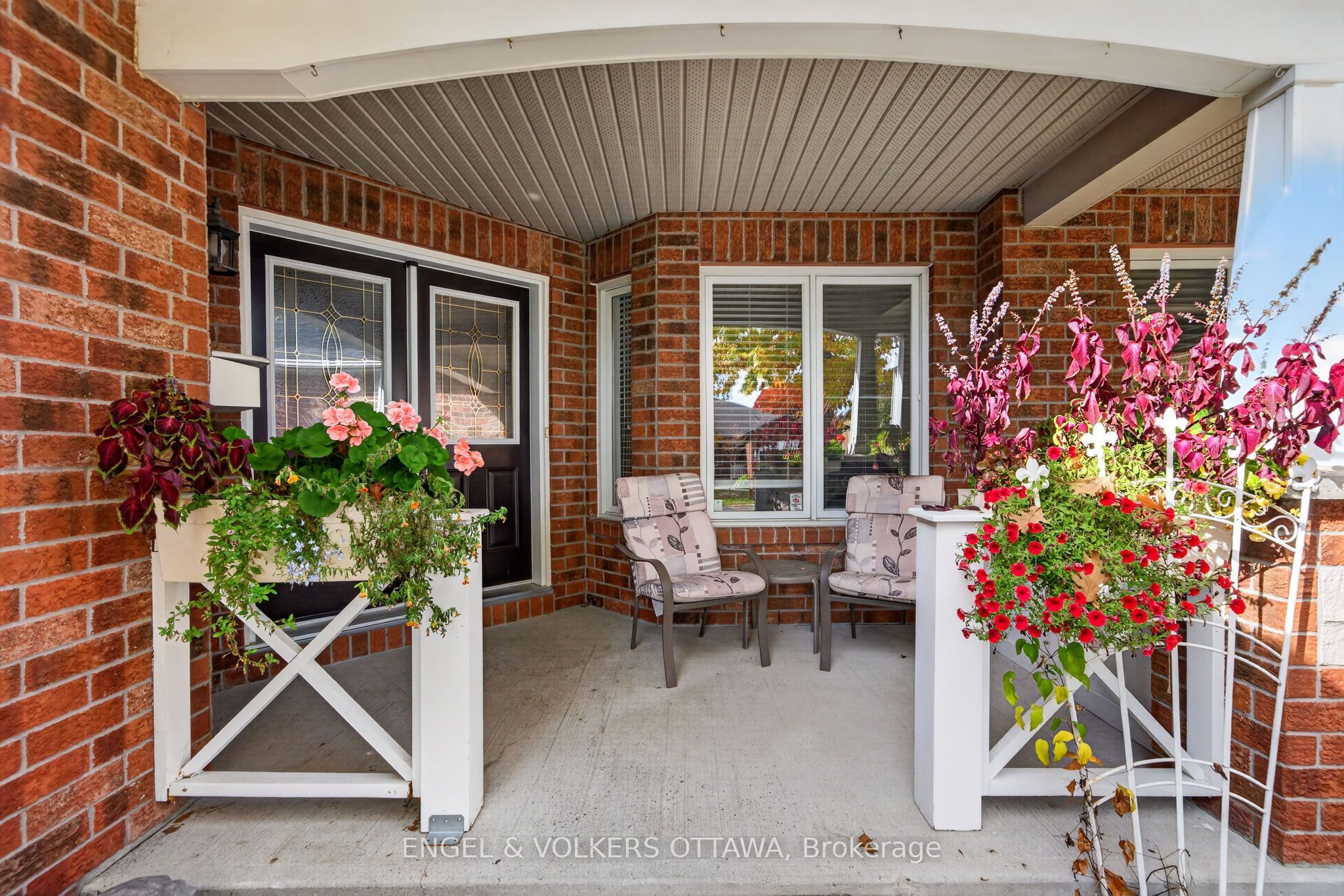 10 Waterthrush Crescent Property Photo 3
