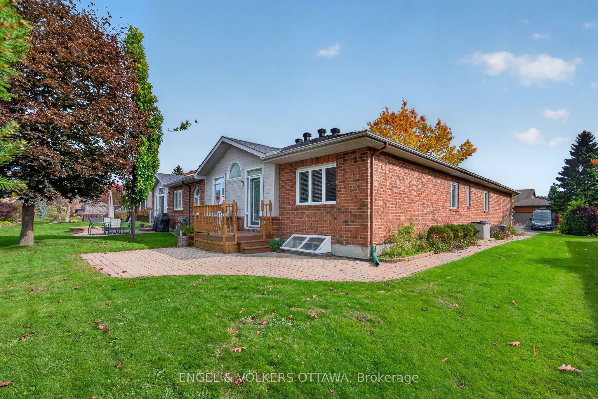 10 Waterthrush Crescent Property Photo 40
